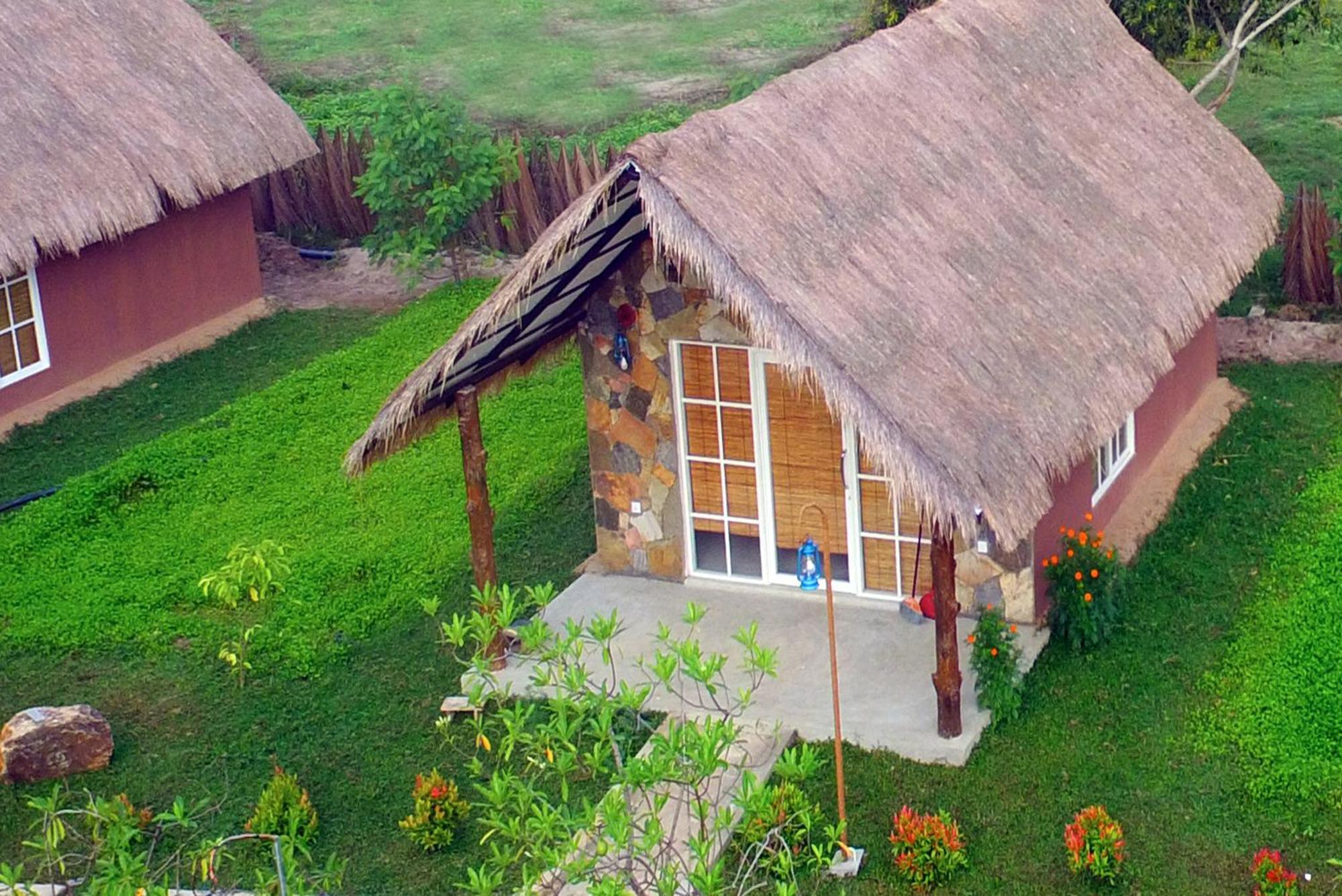 Coco Village Hotel 칠라우 외부 사진