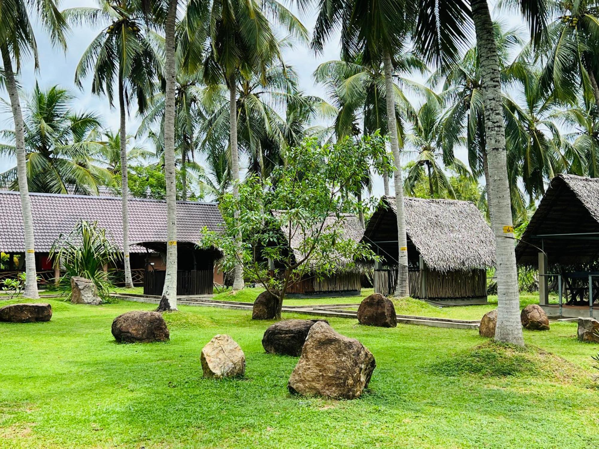 Coco Village Hotel 칠라우 외부 사진