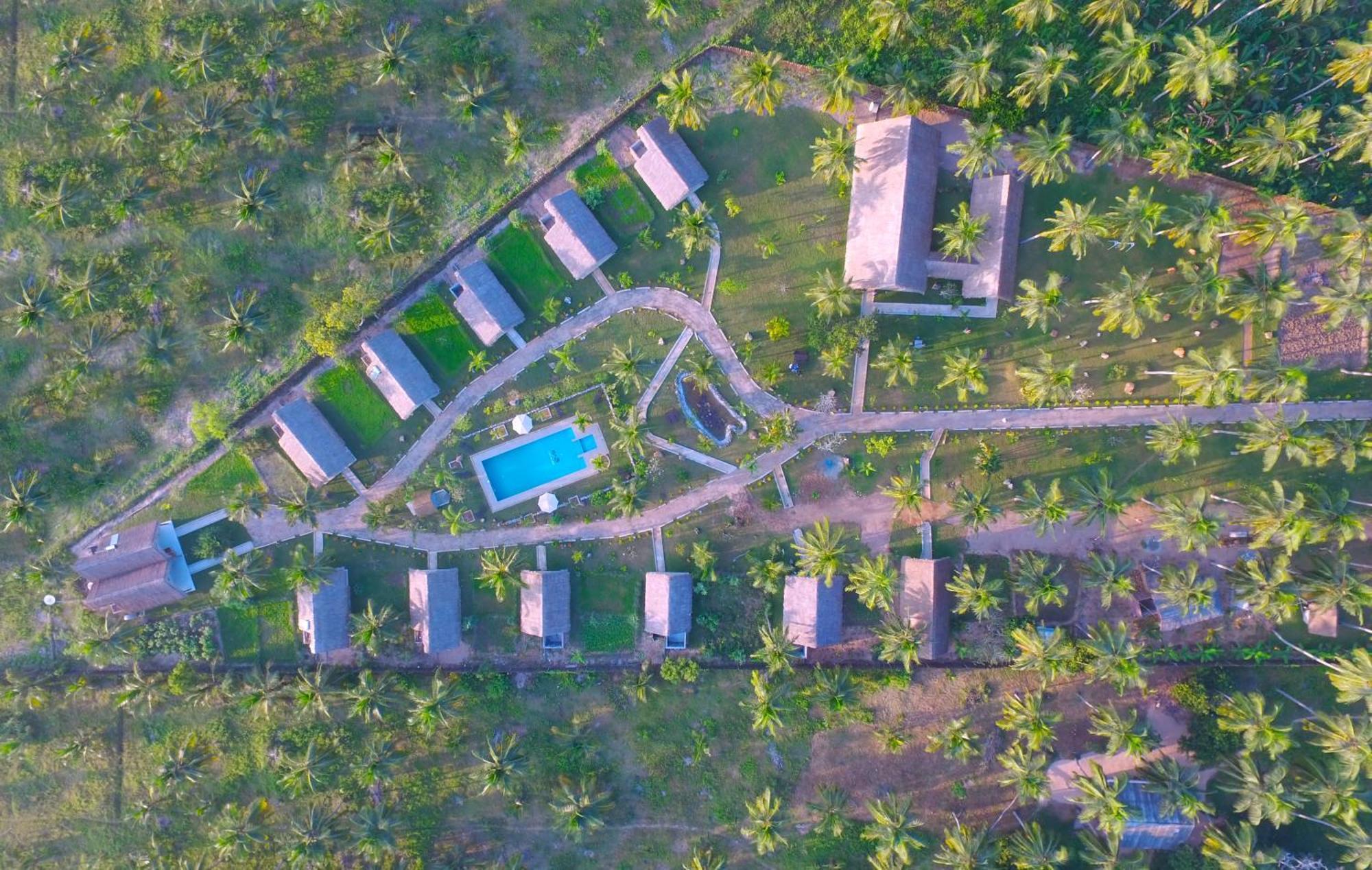 Coco Village Hotel 칠라우 외부 사진